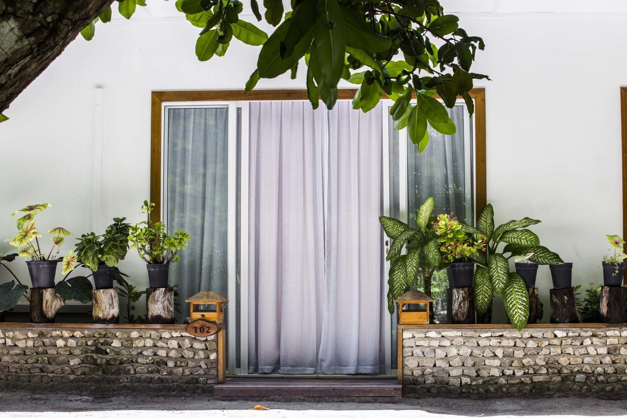 Dhigurah Retreat Beach Екстериор снимка